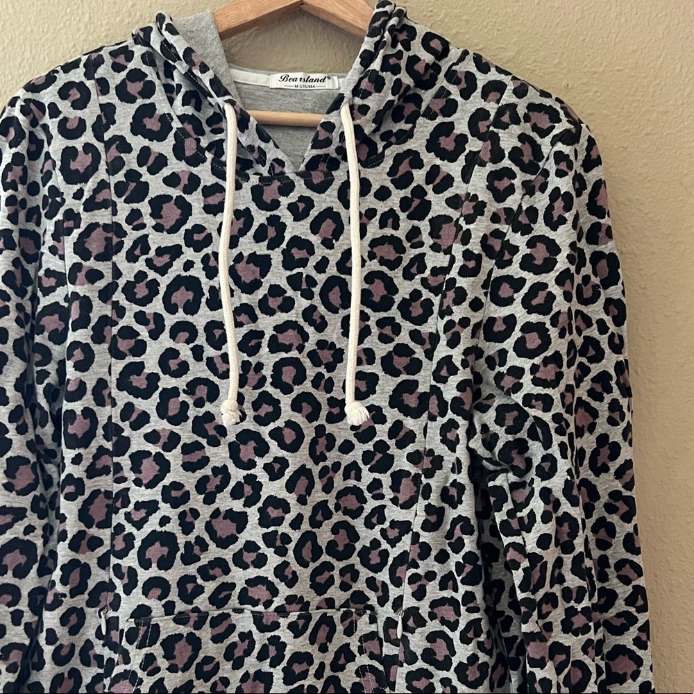 Nursing Hoodie Sweatshirt,Size M, long sleeves, perfect w leggings
